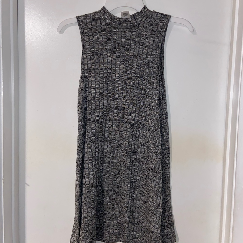 Gray sleeveless sweater dress!